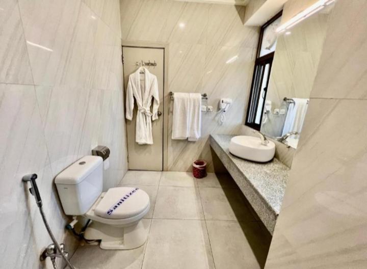 Shelton Suites Bhurban Eksteriør billede